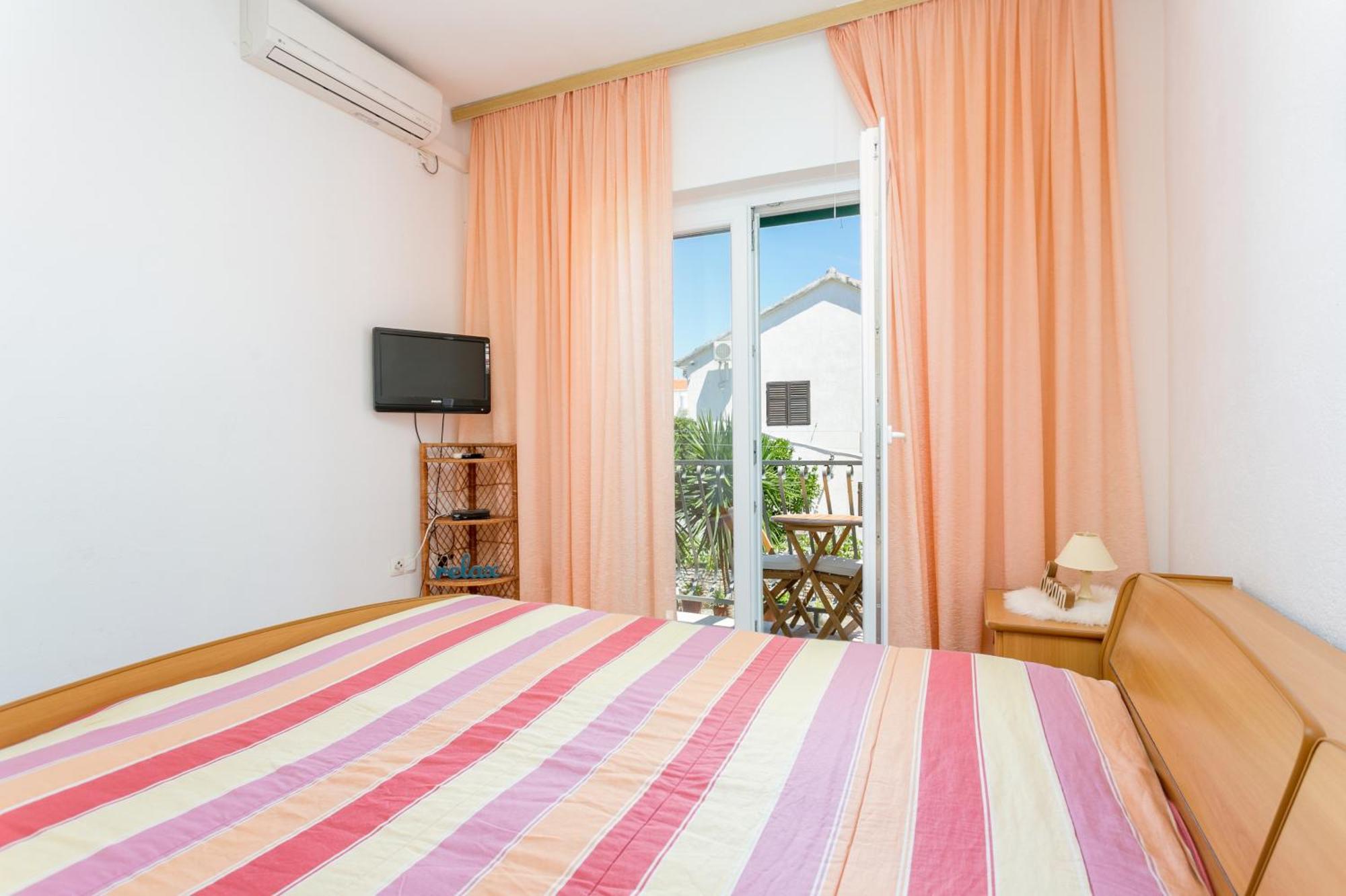 Apartments And Rooms With Parking Space Supetar, Brac - 5658 部屋 写真