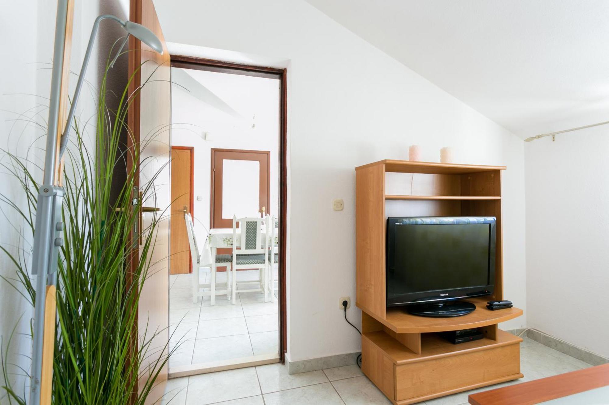 Apartments And Rooms With Parking Space Supetar, Brac - 5658 部屋 写真