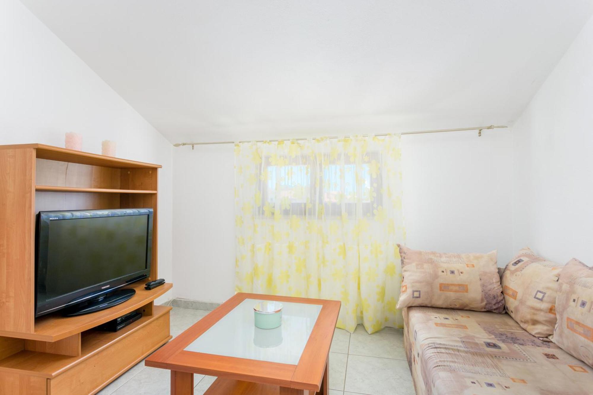 Apartments And Rooms With Parking Space Supetar, Brac - 5658 部屋 写真